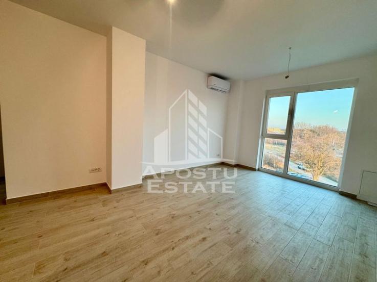 Apartament cu 3 camere, loc de parcare, zona Aradului