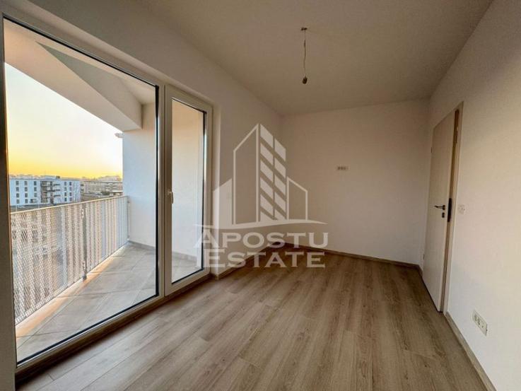 Apartament cu 3 camere, loc de parcare, zona Aradului