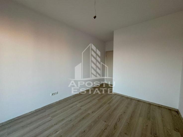 Apartament cu 3 camere, loc de parcare, zona Aradului