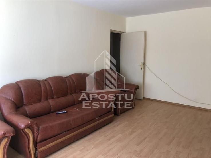 Apartament de inchiriat 2 camere decomandat, Soarelui