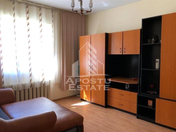 Apartament de inchiriat 2 camere decomandat, Soarelui