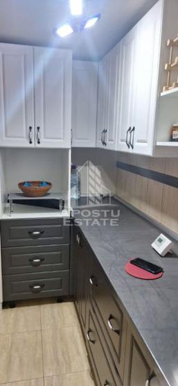 Apartament 3 camere , pe 2 nivele, in zona Iosefin , centrala proprie