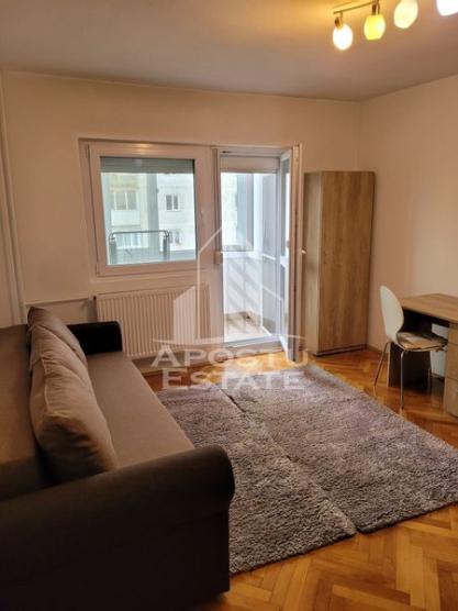 Apartament cu 1 camera, spatios ,centrala proprie, zona Sagului