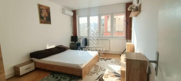 Apartament 2 camere, centrala propie, zona Complex