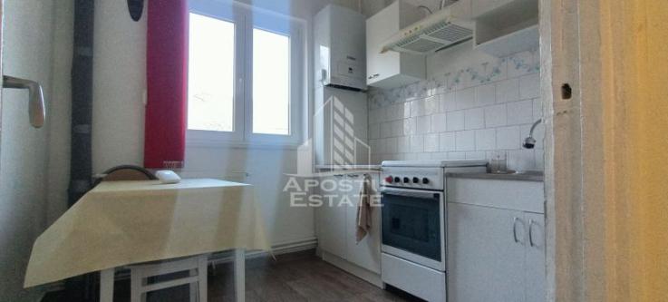 Apartament 2 camere, centrala propie, zona Complex