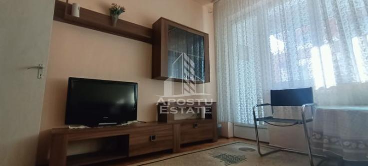 Apartament 2 camere, centrala propie, zona Complex