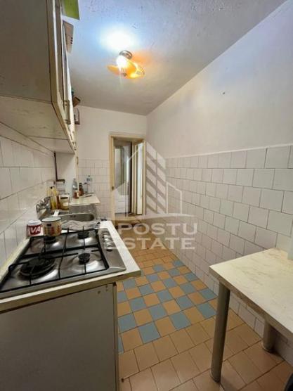 Apartament 1 camera,parter,centrala proprie,zona Timocului