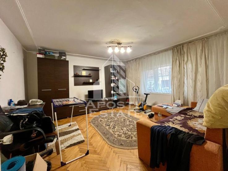 Apartament 1 camera,parter,centrala proprie,zona Timocului