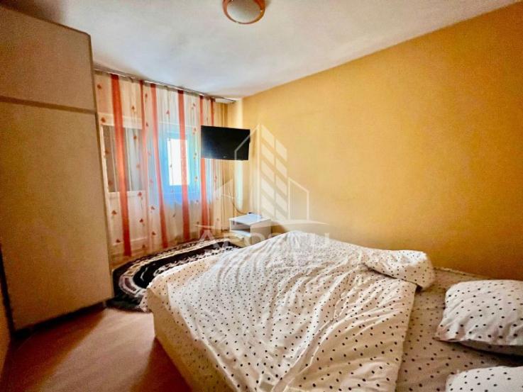 Apartament cu 3 camere, 2 bai, etaj intermediar, zona Aradului