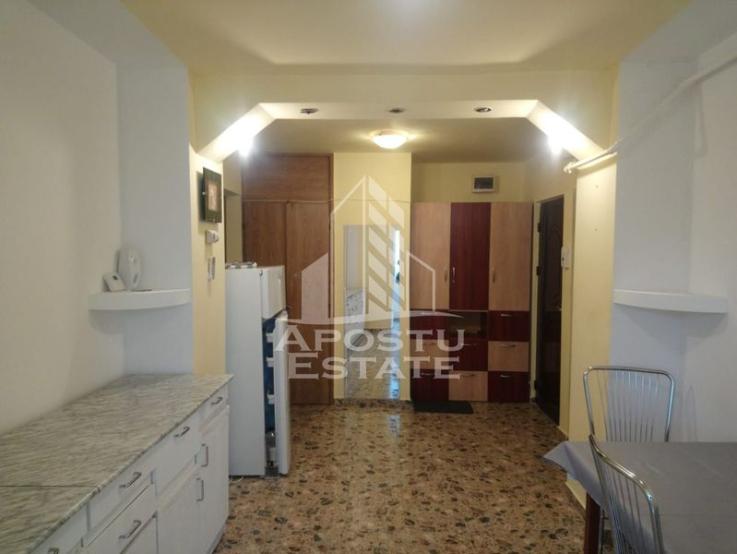 Apartament 2 camere, centrala proprie, Lipovei