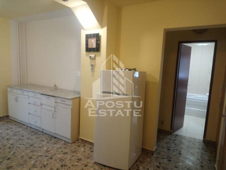 Apartament 2 camere, centrala proprie, Lipovei