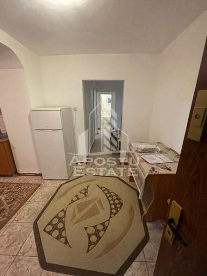 Apartament 3 camere, centrala propie, zona Lipovei