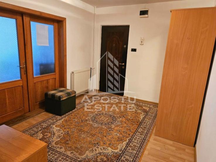 Apartament cu 3 camere, in Zona Fortuna, Arad.