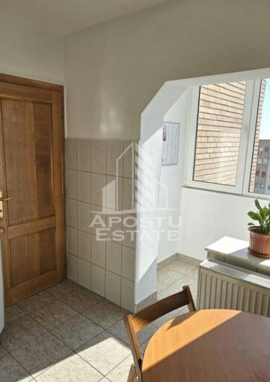 Apartament cu 3 camere, in Zona Fortuna, Arad.