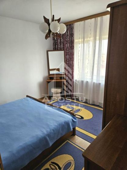 Apartament cu 3 camere, in Zona Fortuna, Arad.