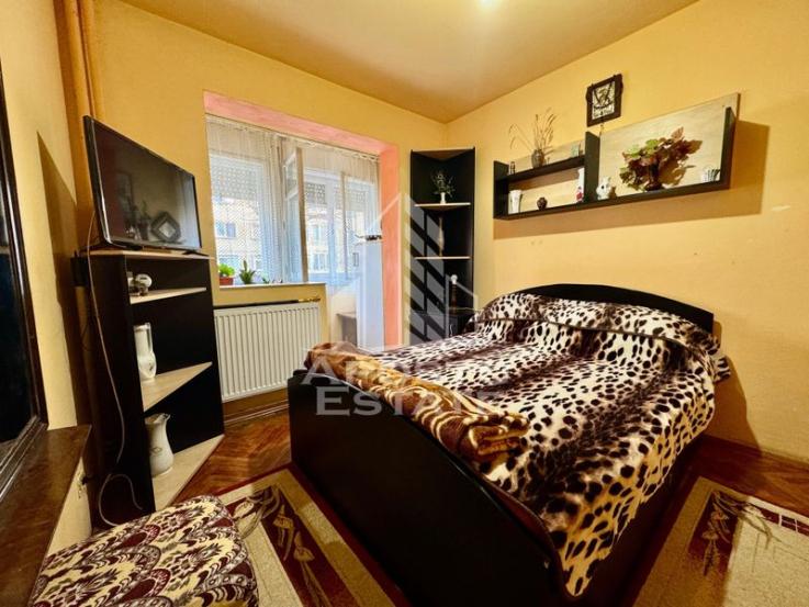 Apartement cu 3 camere, centrala proprie, zona Cetatii