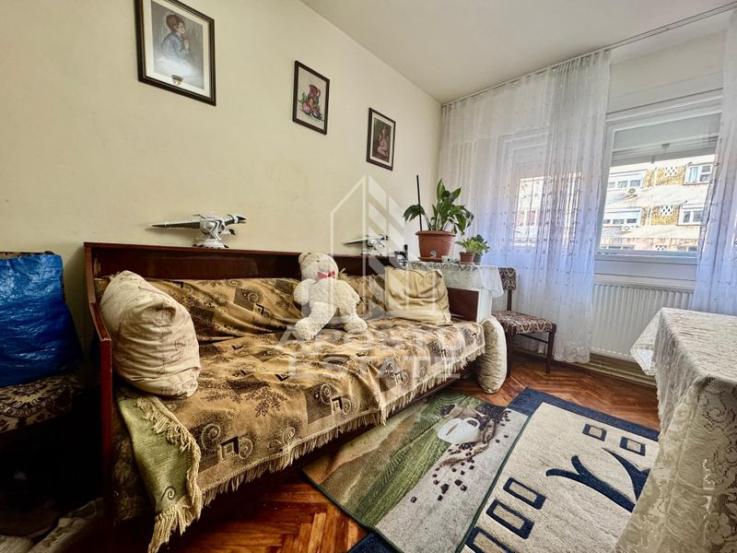 Apartement cu 3 camere, centrala proprie, zona Cetatii