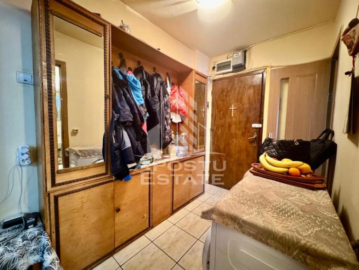 Apartement cu 3 camere, centrala proprie, zona Cetatii