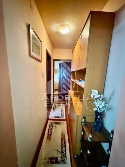 Apartement cu 3 camere, centrala proprie, zona Cetatii