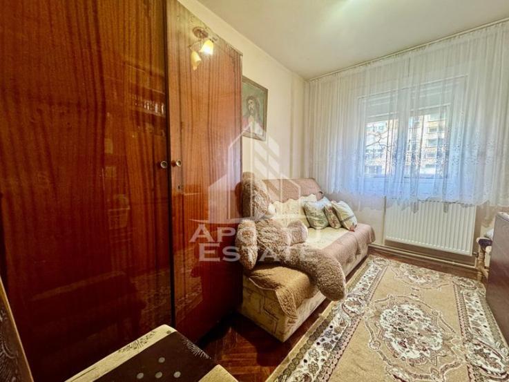 Apartement cu 3 camere, centrala proprie, zona Cetatii