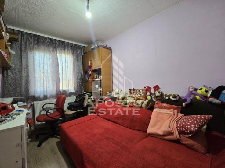 Apartament cu 4 camere, centrala proprie, zona Dacia