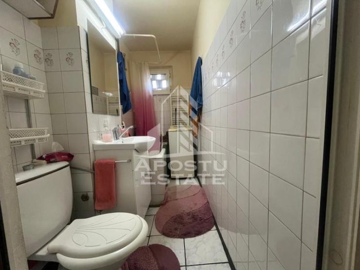 Apartament cu 4 camere, centrala proprie, zona Dacia