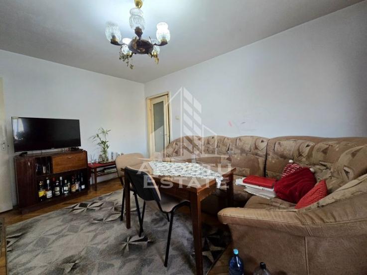 Apartament cu 4 camere, centrala proprie, zona Dacia