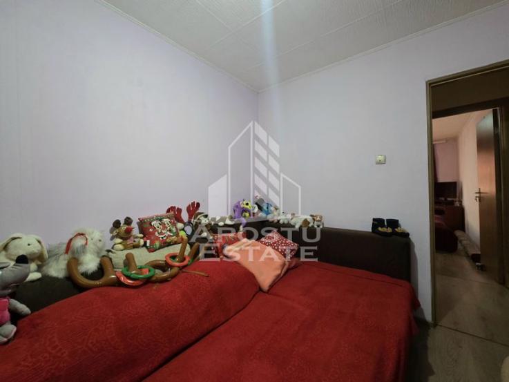 Apartament cu 4 camere, centrala proprie, zona Dacia