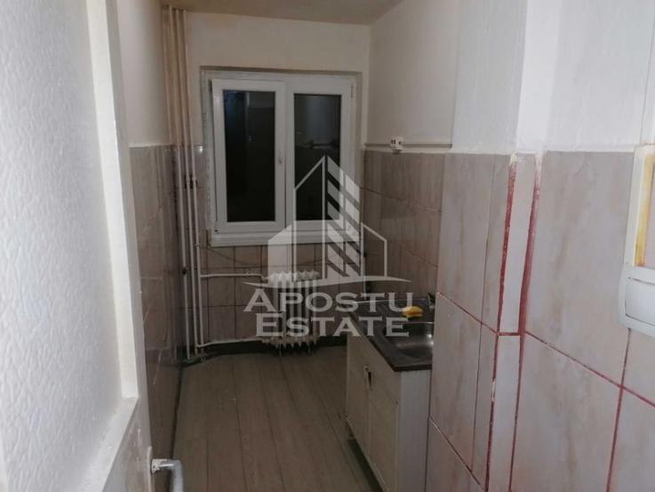 Apartament 2 camere decomandat, etaj 1, zona Dacia