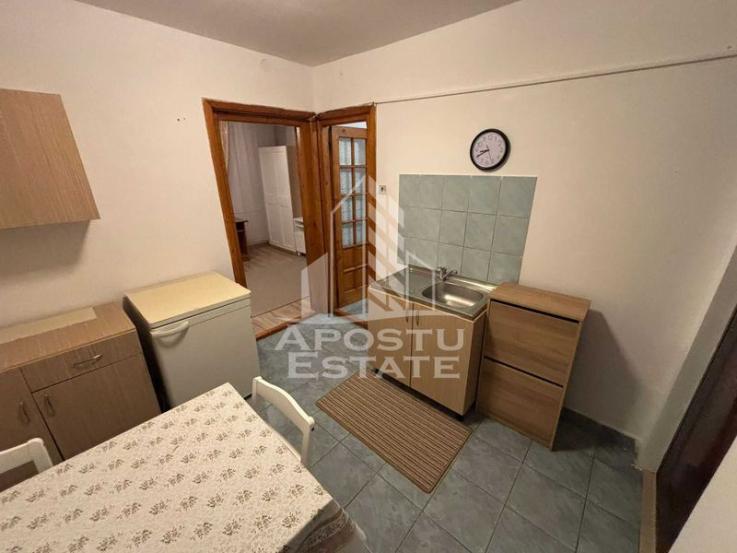 Apartament 1 camera,parter,zona Complexul Studentesc