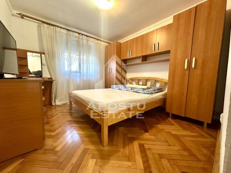 Apartament 3 camere, mobilat, centrala proprie, zona Girocului