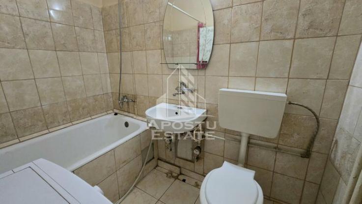 Apartament cu 1 camera, etaj intermediar, zona Lipovei