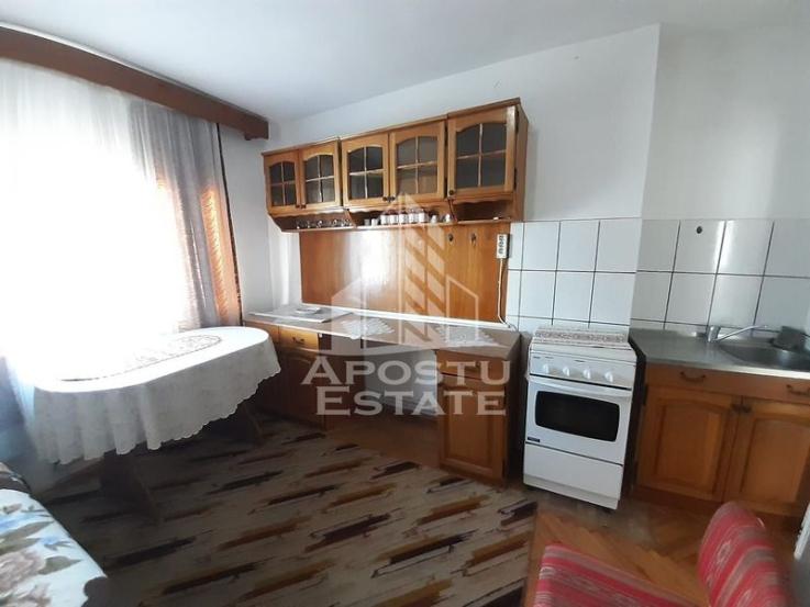 Apartament 2 camere la casa, centrala proprie, Zona Sagului