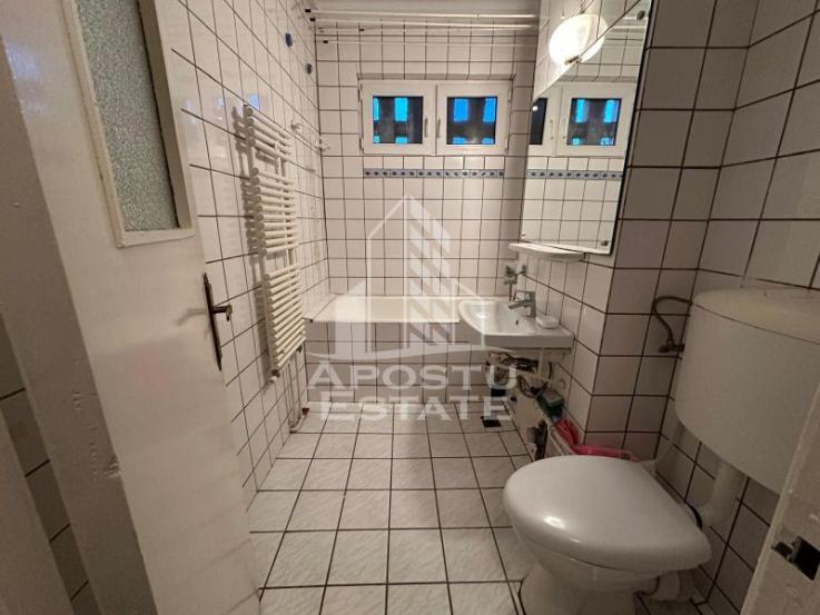 Apartament 3 camere, zona Stadionul Olimpia