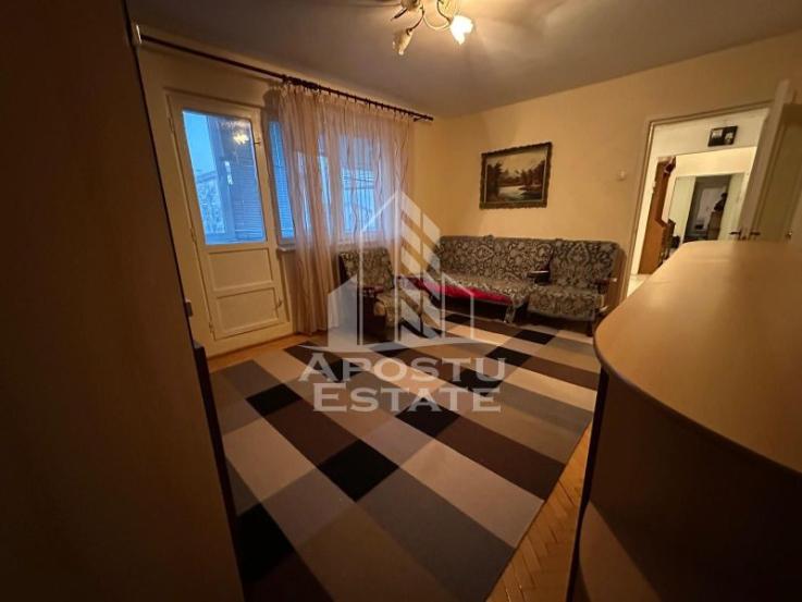 Apartament 3 camere, zona Stadionul Olimpia