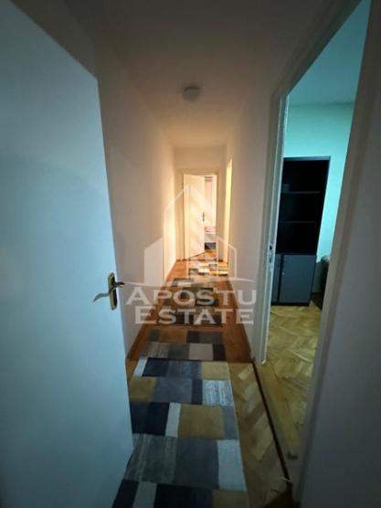 Apartament 3 camere, zona Stadionul Olimpia