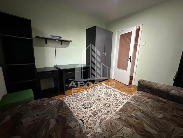 Apartament 3 camere, zona Stadionul Olimpia