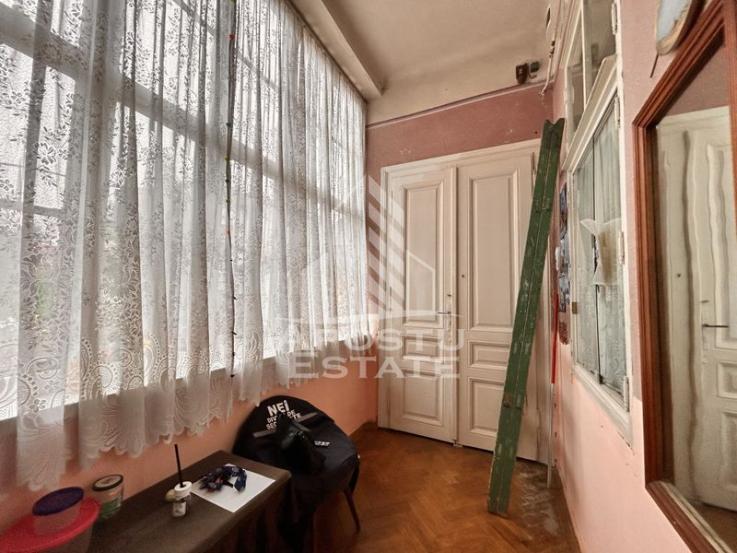 Apartament spatios cu loc de parcare, 2 terase in zona Odobescu.