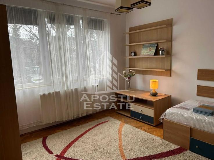 Apartament decomandat cu 3 camere, etaj 1, centrala proprie si AC