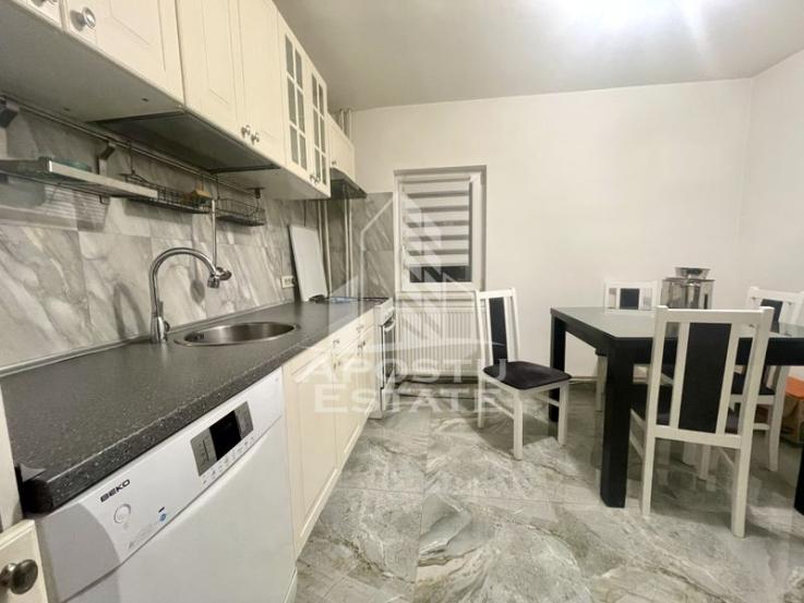 Apartament cu 3 camere, etajul 2, centrala proprie, zona Soarelui