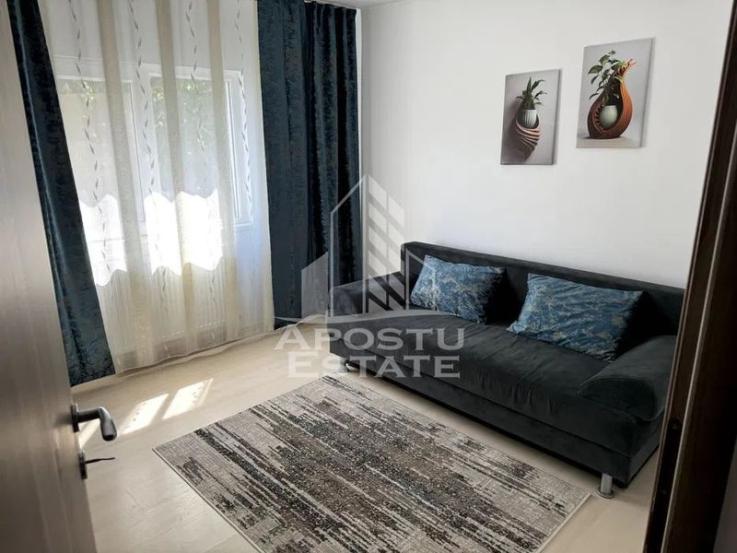 Apartament cu 3 camere, etajul 2, centrala proprie, zona Soarelui