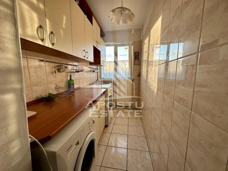 Apartament cu 2 camere, bloc izolat, zona Girocului