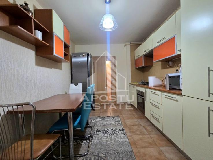 Apartament cu 3 camere si 2 bai, boxa si loc de parcare, Aradului