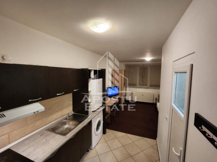 Apartament cu 1 camera , la parter , centrala pe imobil, zona Lipovei