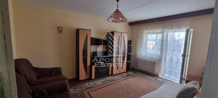 Apartament cu o camera, decomandat, zona Sagului