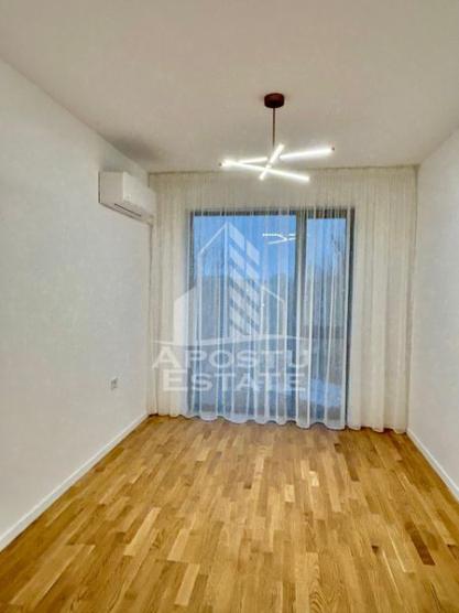 Apartament 4 camere , mobilat lux, loc parcare SUBTERAN,  Central