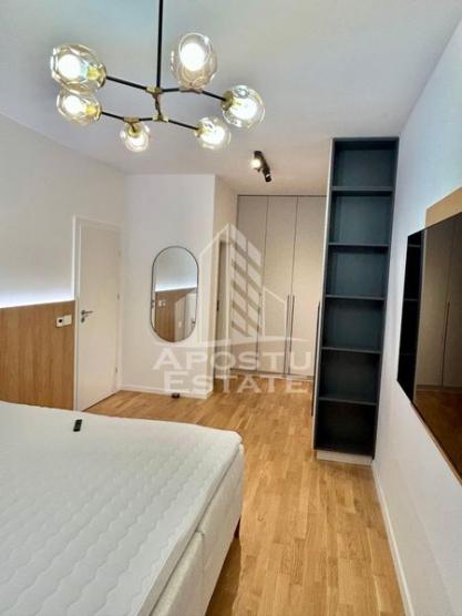 Apartament 4 camere , mobilat lux, loc parcare SUBTERAN,  Central