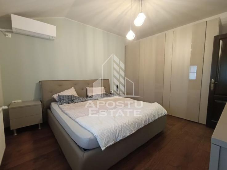 Apartament 3 camere pe doua nivele, 2 bai,  zona Ronat!