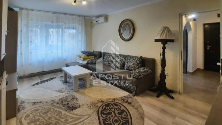 Apartament 2 camere la parter, zona centrala.