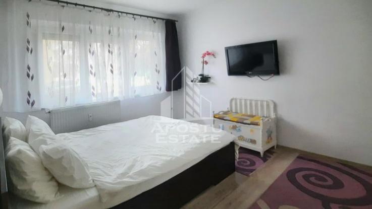 Apartament 2 camere la parter, zona centrala.